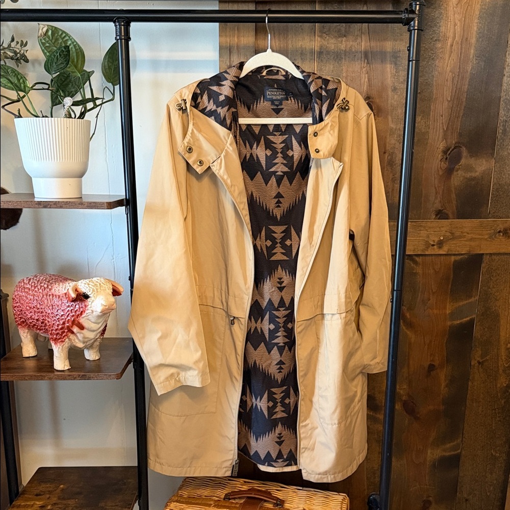 Pendleton Tan Rain Coat with Geometric Lining